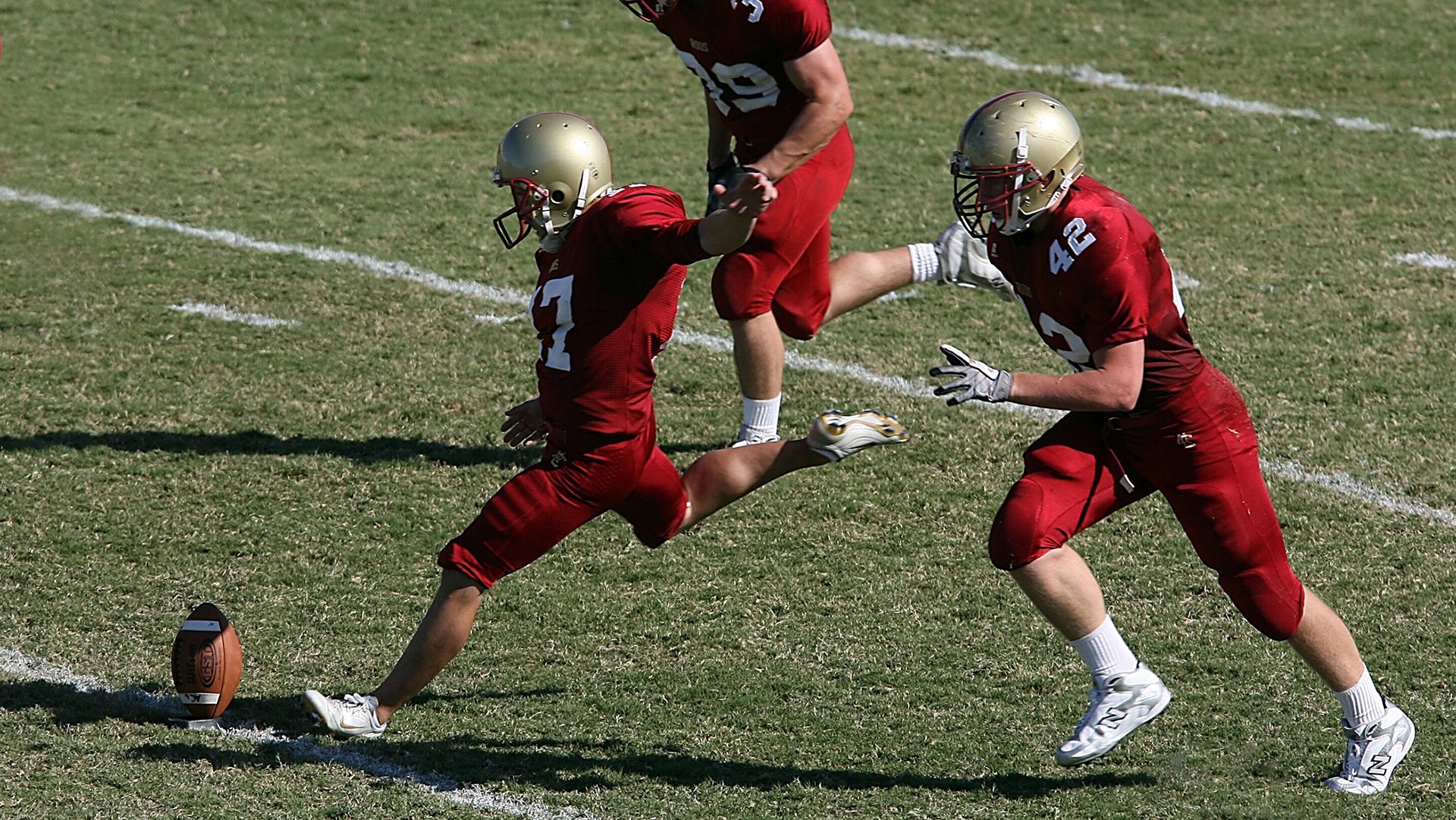 蛙泳选手划幅扩大，动作更流畅，蛙泳划手路线图
