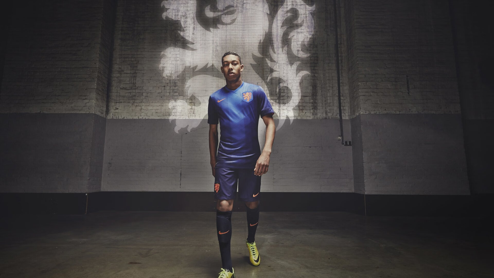 开云APP-核心外援打破进球荒用实际行动回应外界质疑重拾信心，球队核心